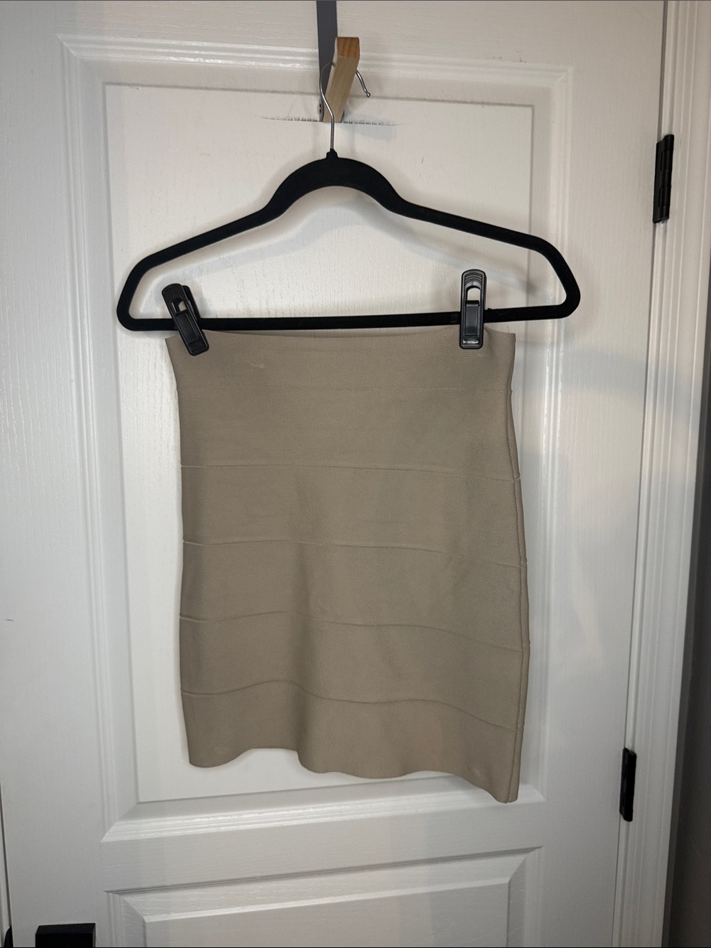 BCBGMaxAzria Beige Pencil Bandage Skirt